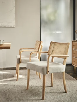 Skandinavski Kreativni blagovaona stolice od punog drveta, Stolica s naslonom za kućnu restorana, Tkanina Casual stolica za tkanje od vinove loze
