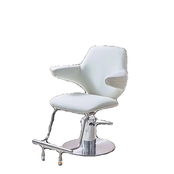 U salonu možete podići kose stolica, a u brijačnicu može da radi sa stolice i табуретками za glačanje i bojenje.